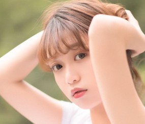 孕妇感冒和喉咙痛怎么办（孕妇感冒喉咙痛怎么办咽口水都痛）